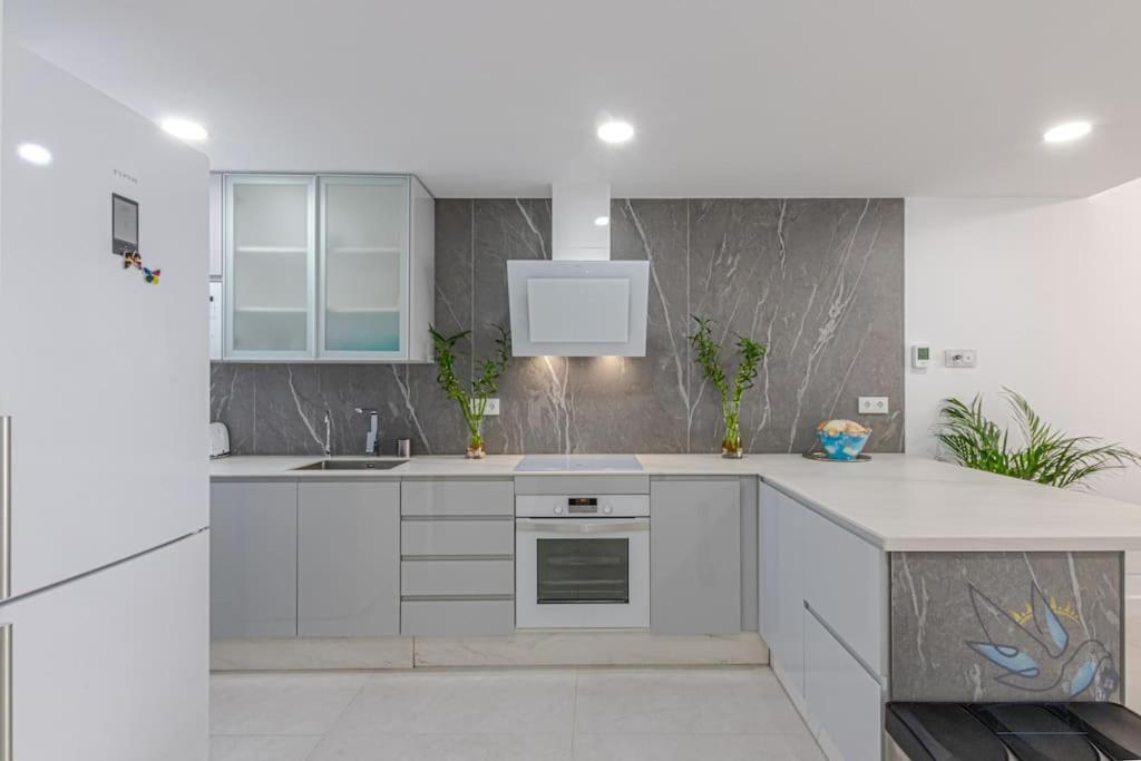Puerto Marina Luxury 2Bdr Apartment With Sea View Benalmádena Exterior foto